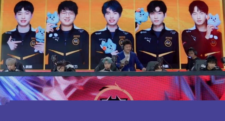 它们背后是 它们背后是