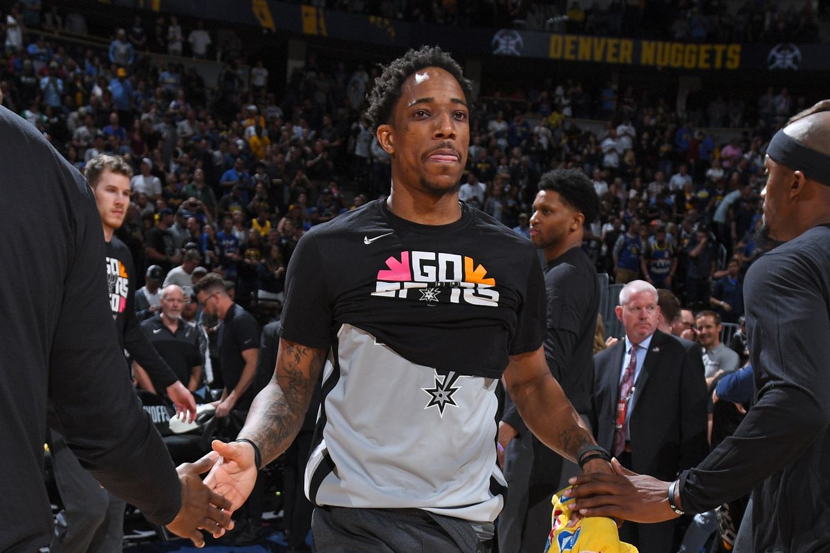 最醒目的两 最醒目的两